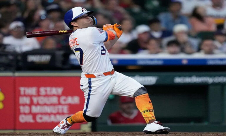 José Altuve suma 5 juegos con al menos un hit: se acerca a un récord de Luis Aparicio