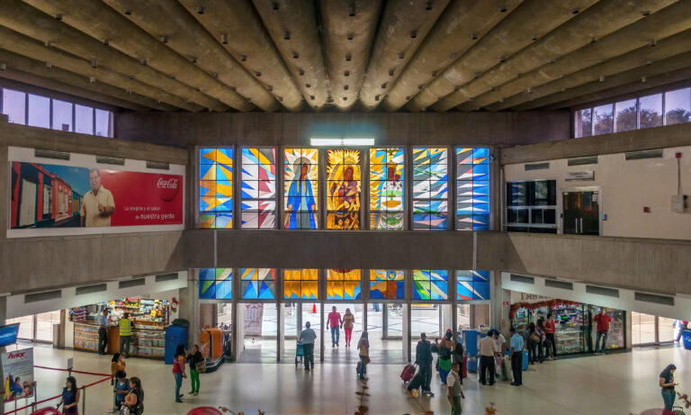 Evalúan aeropuertos de Maracaibo y Barcelona para ampliar vuelos con EE. UU.