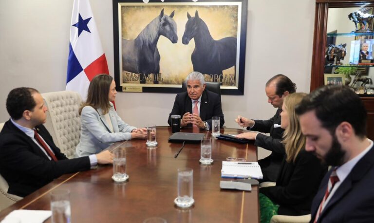 Machado y Mulino coinciden en la necesidad de encontrar “solución democrática” para Venezuela