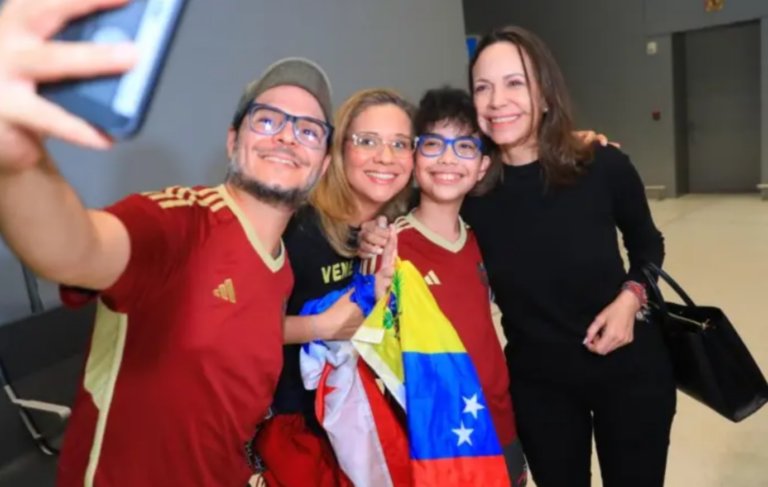 Machado al llegar a Panamá: “Se está jugando el futuro de la democracia en este hemisferio”