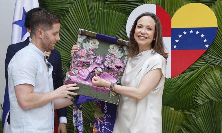 Machado recibe la llave de la Ciudad de Panamá