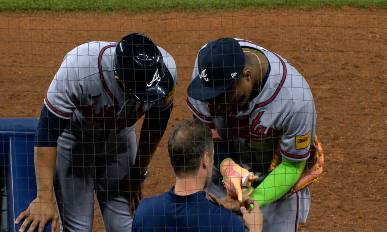 Ronald Acuña Jr. enciende las alarmas en Atlanta por lesión en el pulgar