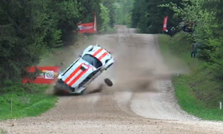 Pilotos sufren aparatoso accidente en rally de Lituania