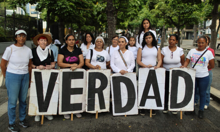 Mujeres se concentran en Caracas para exigir respeto al derecho a la vida