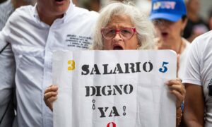 Maestros exigen “restitución de sueldos” y “reactivación de la seguridad social”