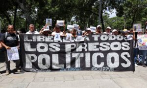 Protestan frente al Ministerio Público para exigir liberación de presos políticos