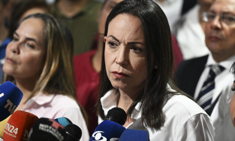 Machado habría intentado entrar a Venezuela vía Curazao, según Bloomberg
