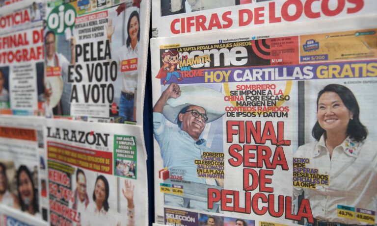 Ventaja de Sánchez sobre Fujimori baja a 19.894 votos en la recta final de escrutinio en Perú