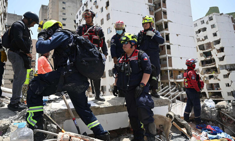 Venezuela recibe más de 1.600 rescatistas internacionales tras los terremotos
