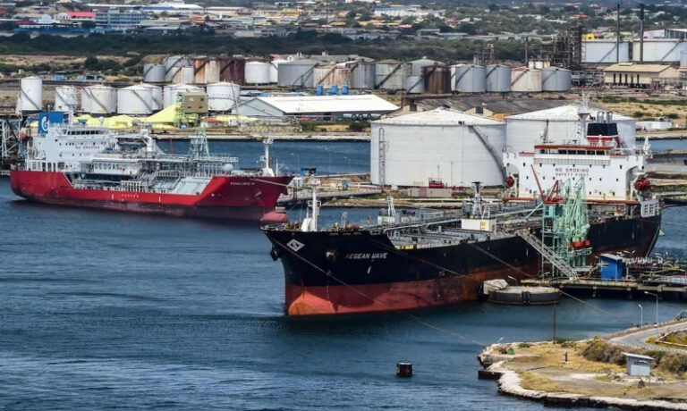 Venezuela aumenta 144 % sus exportaciones marítimas de crudo, según informe