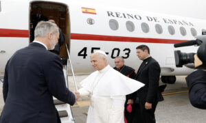 Despega hacia Roma el avión oficial español que traslada a León XIV