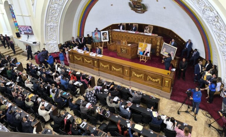 AN aprueba en primera discusión proyecto para abrir inversiones en el sector eléctrico