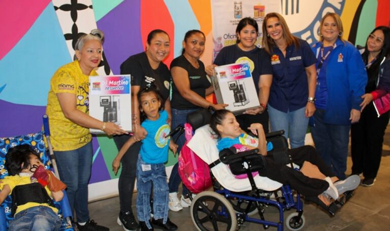 Alcaldía de Maracaibo entrega ayudas humanas a 57 niños con hidrocefalia, microcefalia y espina bífida