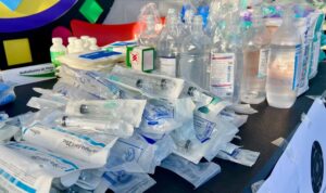 Marabinos extienden mano amiga con insumos médicos para afectados por terremotos