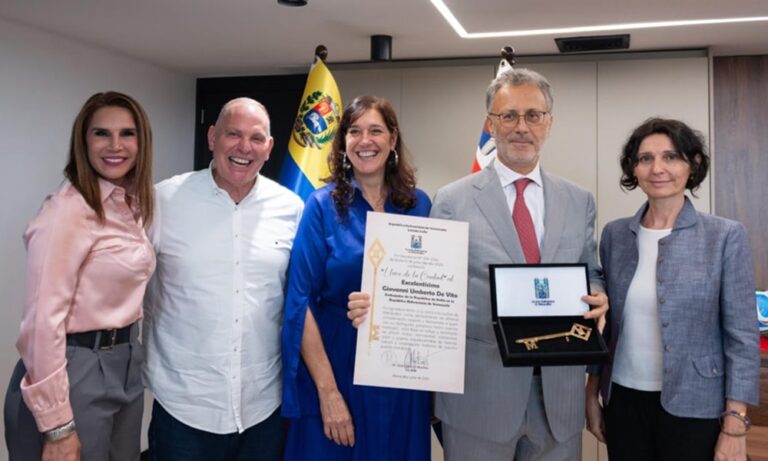 Alcaldía de Maracaibo entrega llaves de la ciudad al embajador de la República Italiana