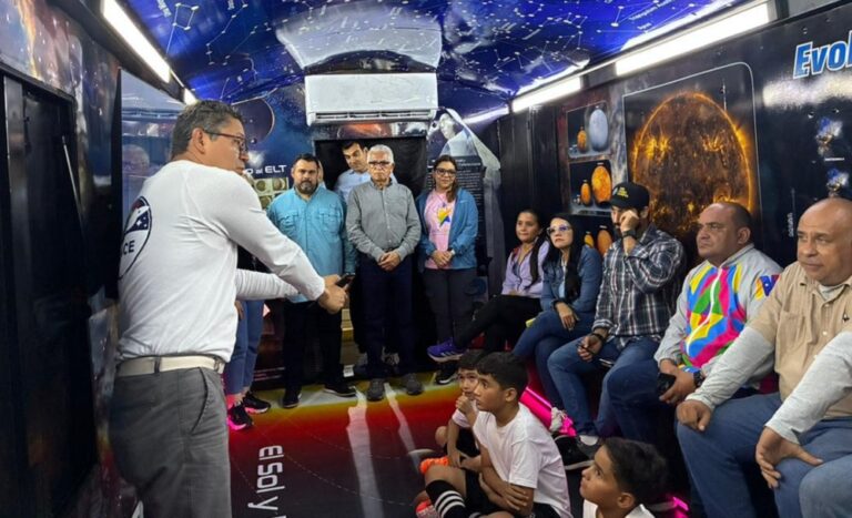 La “Ruta del Astrobús” despliega la magia de la astronomía en Maracaibo