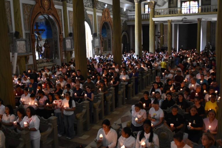 Maracaibo se une masivamente en oración por Venezuela
