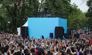 Danny Ocean ofrece concierto sorpresa en parque de Ciudad de México