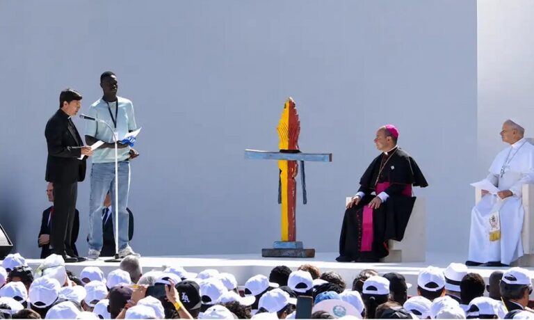 Cura venezolano expone al Papa su testimonio con migrantes: “Vale la pena seguir ayudando”