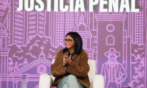 Delcy Rodríguez asegura que quiere acabar con “la matraca y la extorsión”