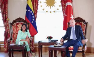Delcy Rodríguez busca con Turquía subir de 448 a 3.000 millones de dólares el comercio bilateral