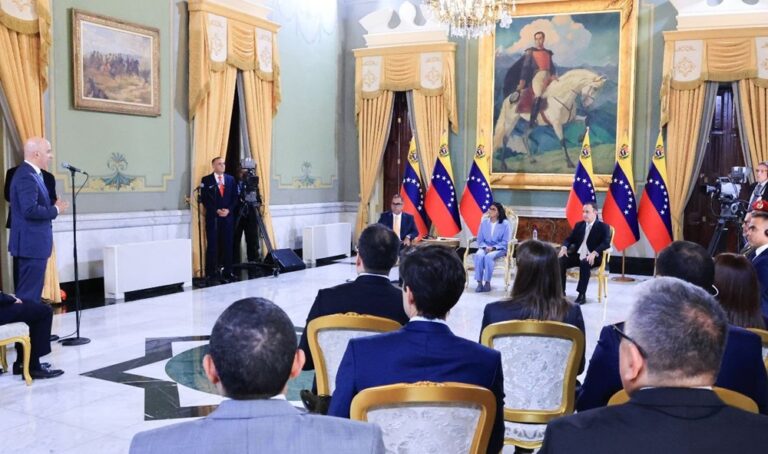 Delcy Rodríguez firma memorando de entendimiento con General Electric Vernova para mejorar la red eléctrica