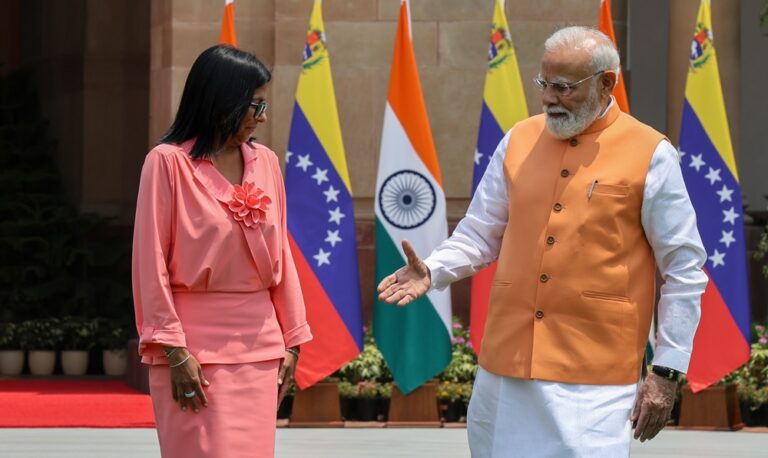 India no llega a acuerdos formales con Delcy Rodríguez, pero abre la puerta a empresas