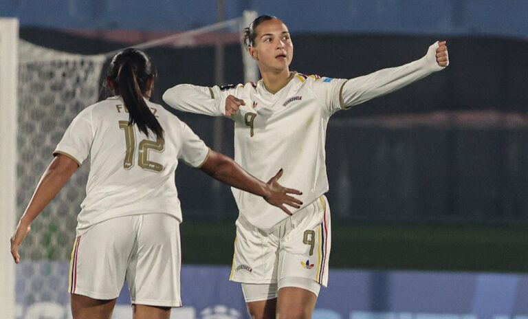 Vinotinto femenina clasifica al repechaje mundialista con gol de Deyna Castellanos