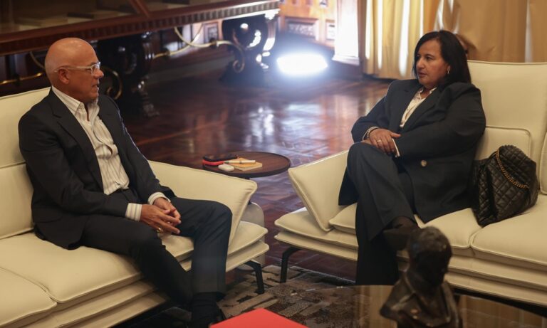Dinorah Figuera y Jorge Rodríguez acuerdan conformar “mesa técnica y política paritaria”