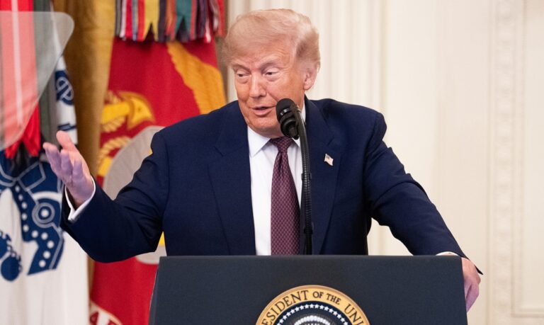 Trump: Irán está “acabado” y no recibirá “ni diez centavos” de EE. UU.