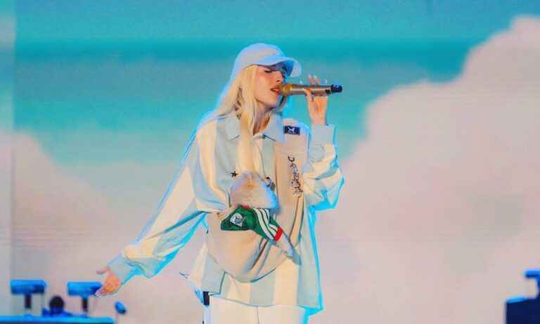 Elena Rose deslumbra en el Countdown Concert del Mundial en México