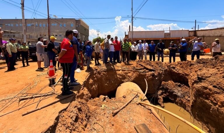 Gobernador inspecciona construcción de colector en Cabimas para contrarrestar las inundaciones