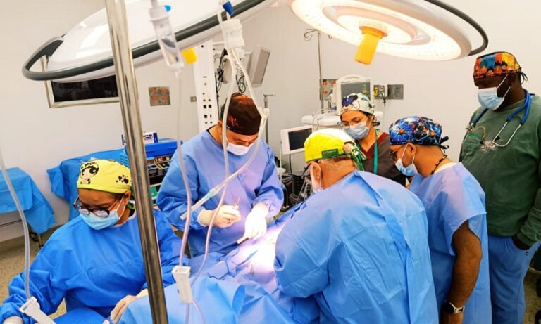 Sesenta y seis pacientes reciben atención quirúrgica especializada en una sola jornada