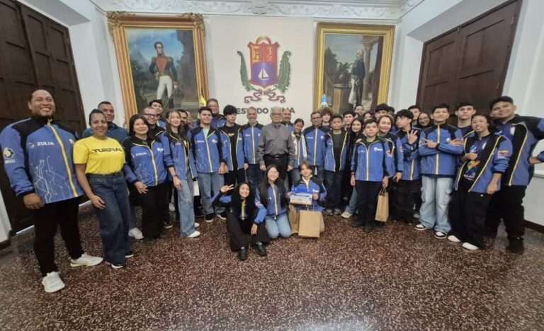 Gobernación reconoce el talento juvenil en la Olimpiada de Robótica Creativa