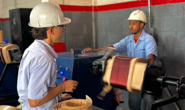 Gobernación entrega materiales para reparación de 180 transformadores en alianza con el Ministerio de Energía Eléctrica y Corpoelec