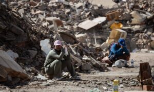Suman 1.943 muertos y 10.571 heridos por el doble terremoto