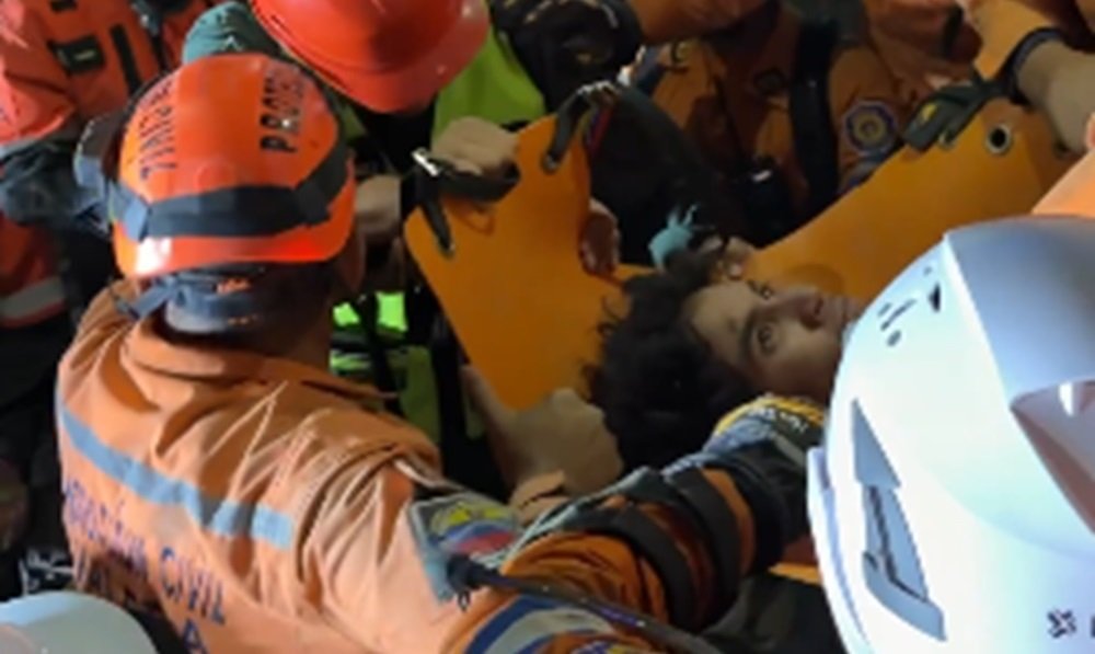 ¡Milagro en Caraballeda!: Rescatan a Aaron Levi tras 106 horas bajo los escombros
