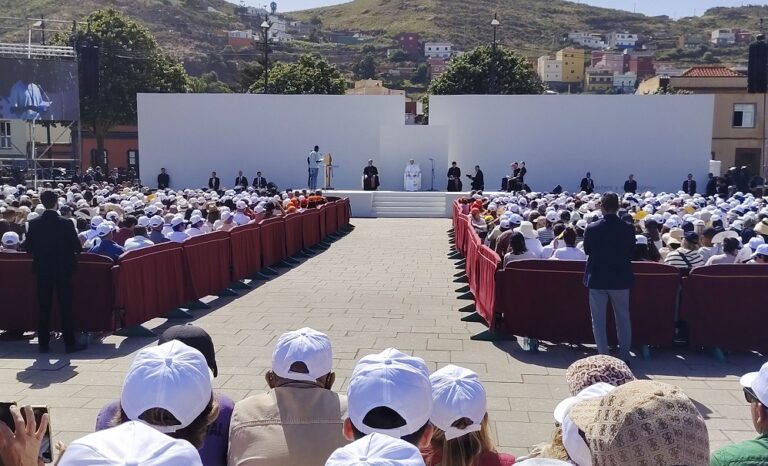 León XIV desde Tenerife a los traficantes de migrantes: “¡Deténganse. Conviértanse!”