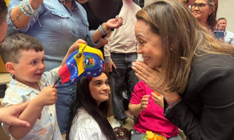 Machado se reencuentra con la diáspora venezolana en Oslo