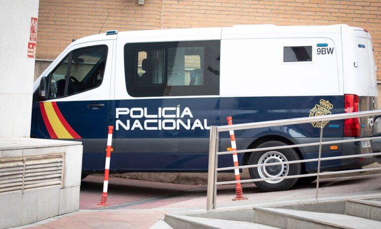 Hostelero explota en España a matrimonio venezolano en situación de vulnerabilidad