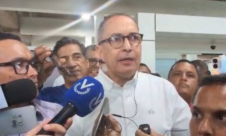 Regresa al país el exdiputado opositor Richard Blanco tras 7 años en el exilio