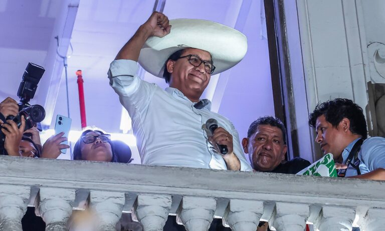 Roberto Sánchez adelanta a Keiko Fujimori al llegar al 93,92 % del escrutinio en Perú