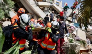 Olor a putrefacción empieza a sentirse en La Guaira casi 48 horas después de los terremotos