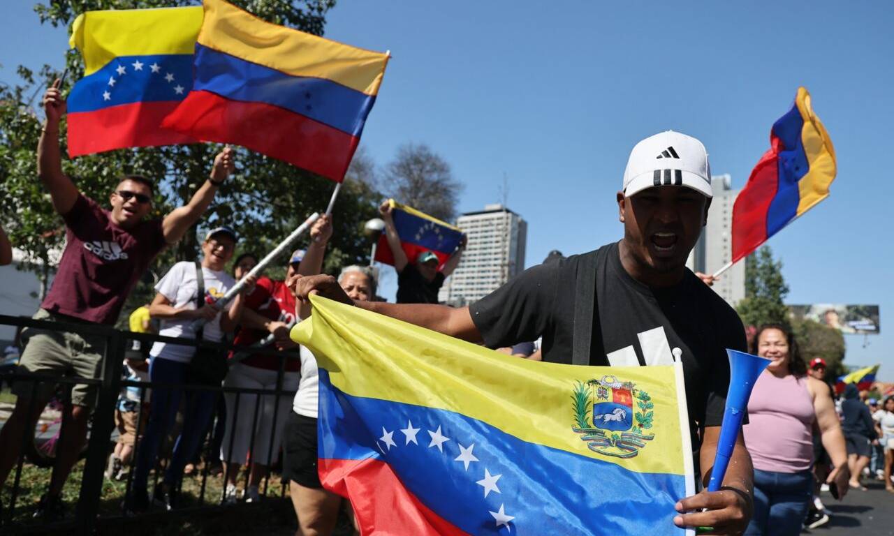 Más de 45.000 venezolanos salen del mercado laboral chileno en el último año