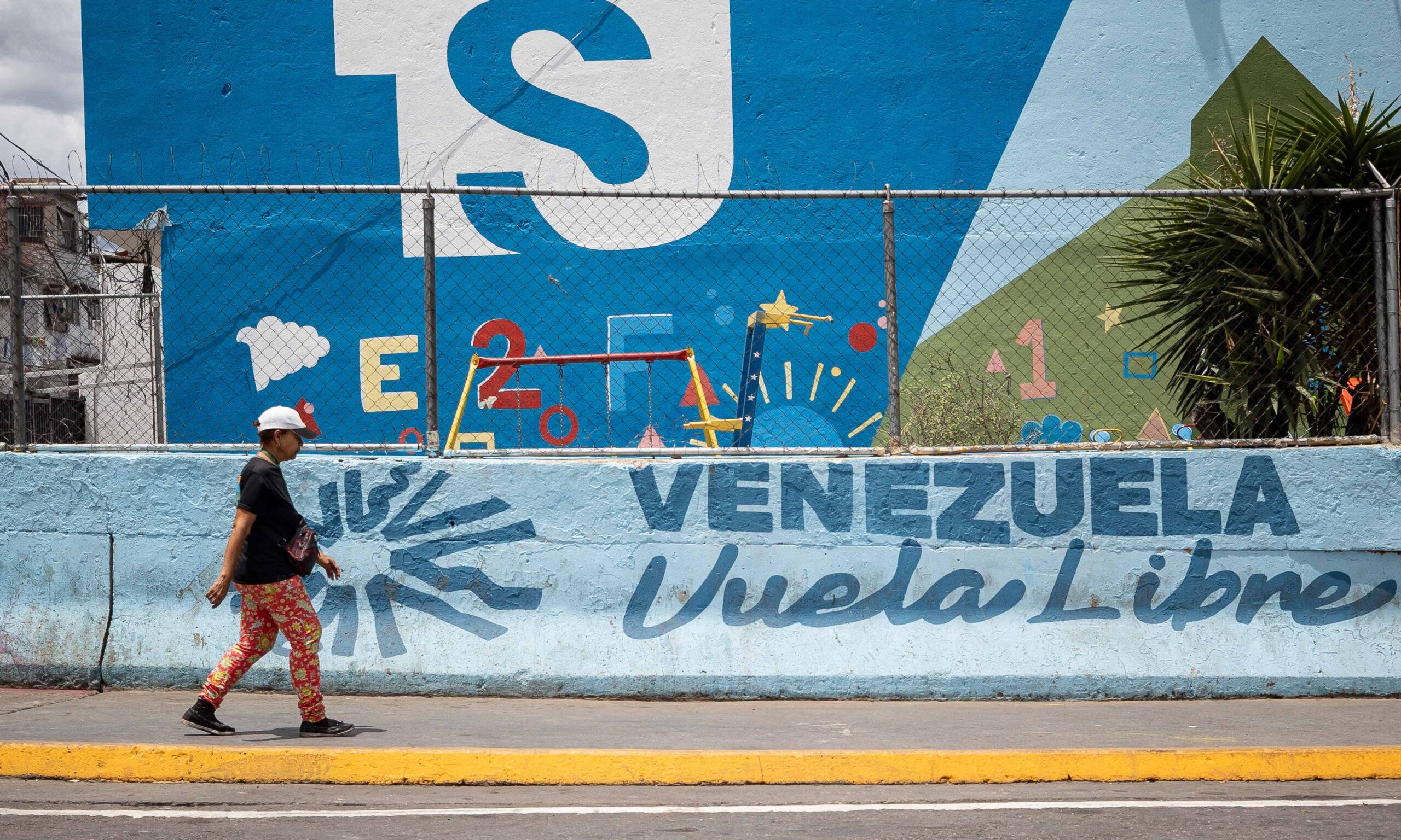 Venezolanos aún esperan el alivio económico y político tras 5 meses sin Maduro