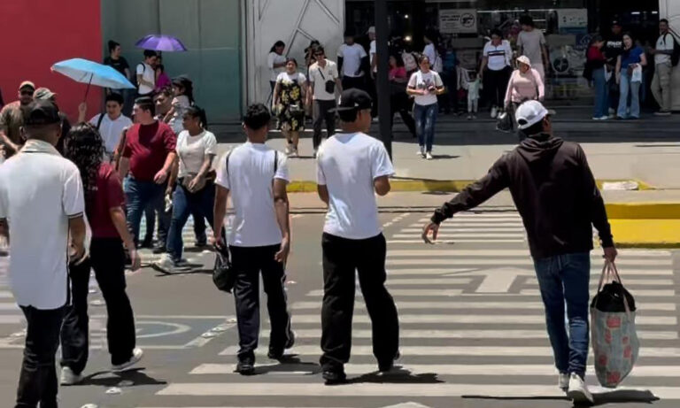 Alcaldía de Maracaibo inicia trabajos para renovar paso peatonal en Galerías