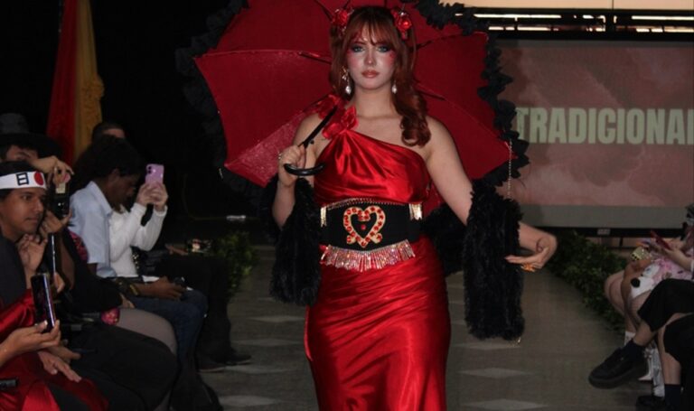 Desfile de moda fusiona la tradición oriental y el talento marabino