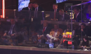 Trump es abucheado por el Madison Square Garden durante el himno nacional
