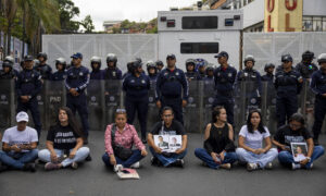 Denuncian opacidad estatal tras traslado de detenidos desde El Helicoide