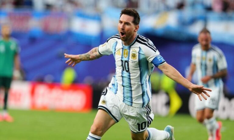 Messi entra en la historia de los mundiales con 3 goles en el debut de Argentina